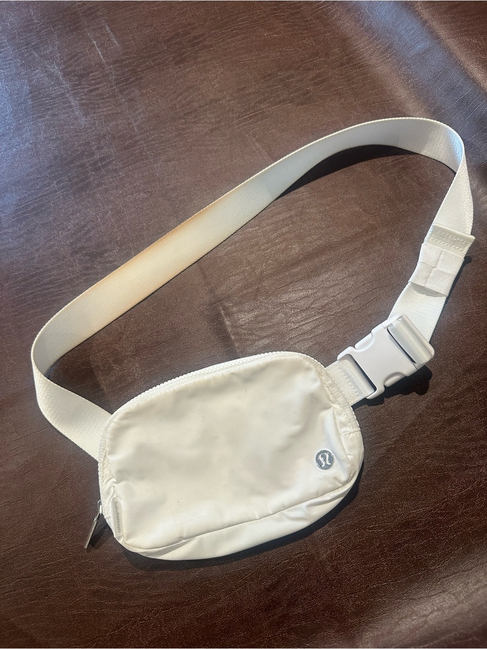 Lululemon 1L white belt bag
